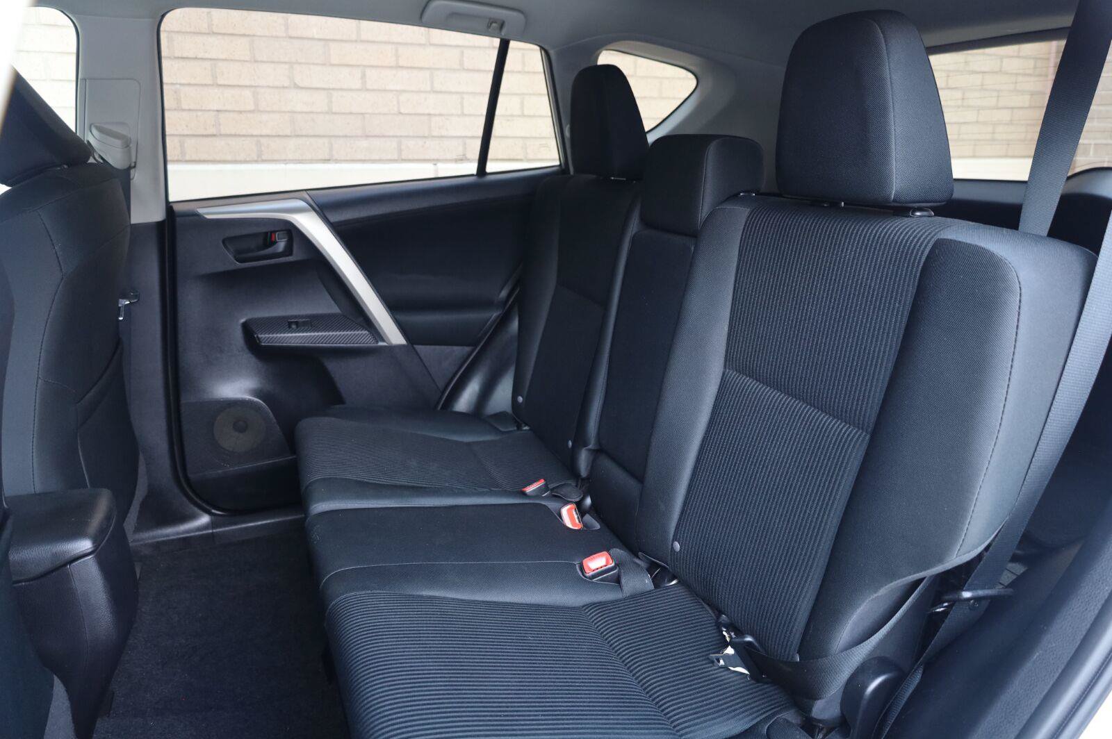 Used 2015 Toyota RAV4 LE FWD image 21