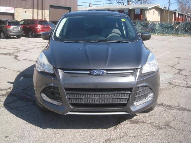 Used 2016 Ford Escape SE w/ SE Cold Weather Package AWD/4WD image 2