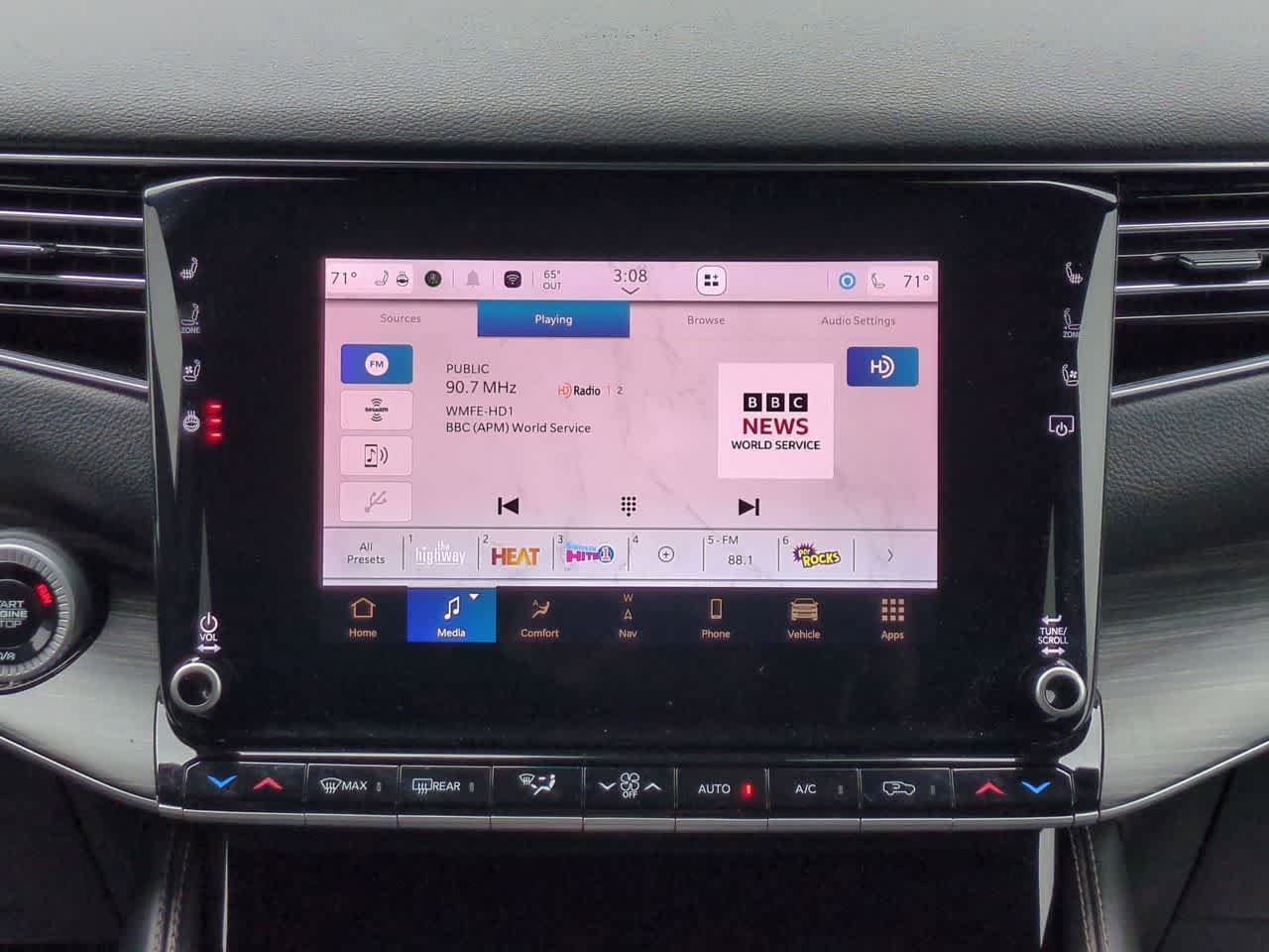 Used 2024 Jeep Wagoneer L Series II image 28