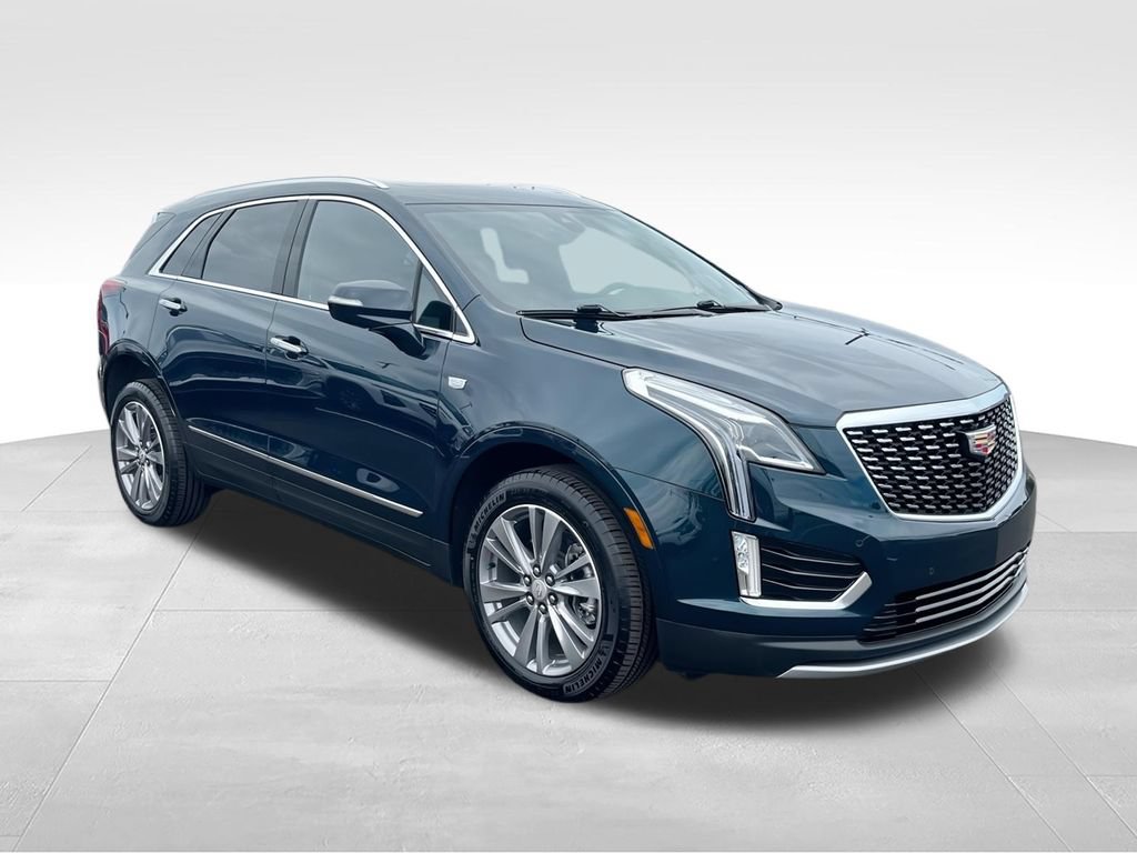 Used 2025 Cadillac XT5 Premium Luxury AWD/4WD image 2