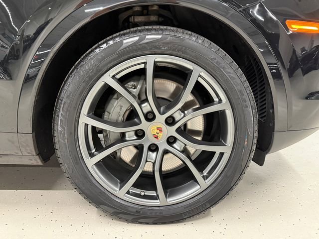 Certified 2023 Porsche Cayenne S image 12
