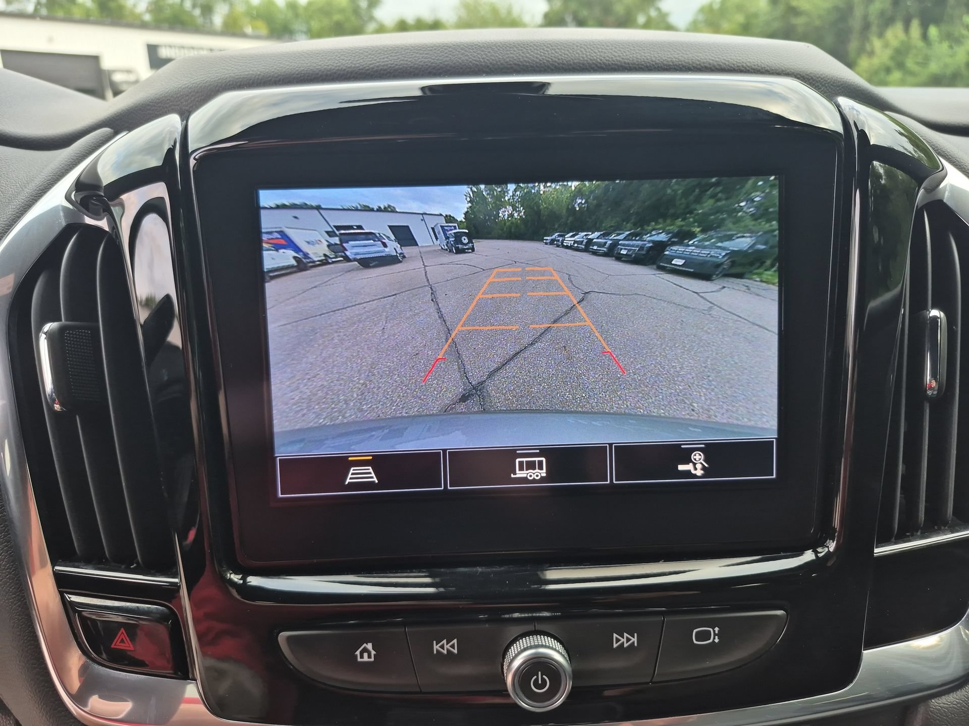 Certified 2023 Chevrolet Traverse LT AWD/4WD image 17