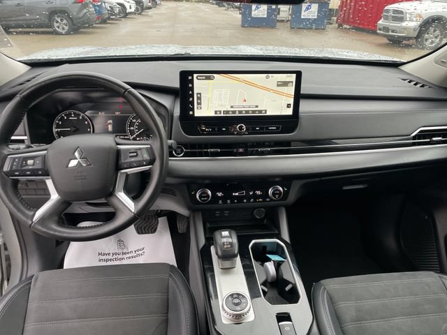 Used 2025 Mitsubishi Outlander SE AWD/4WD image 23