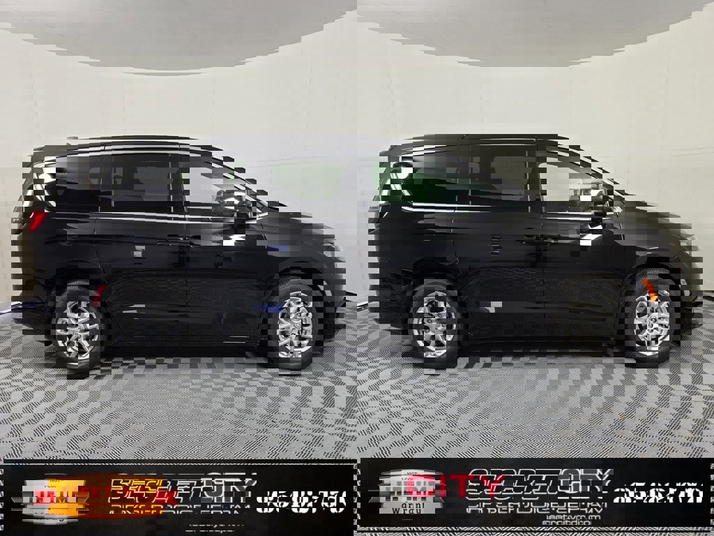 New 2026 Chrysler Voyager LX image 8