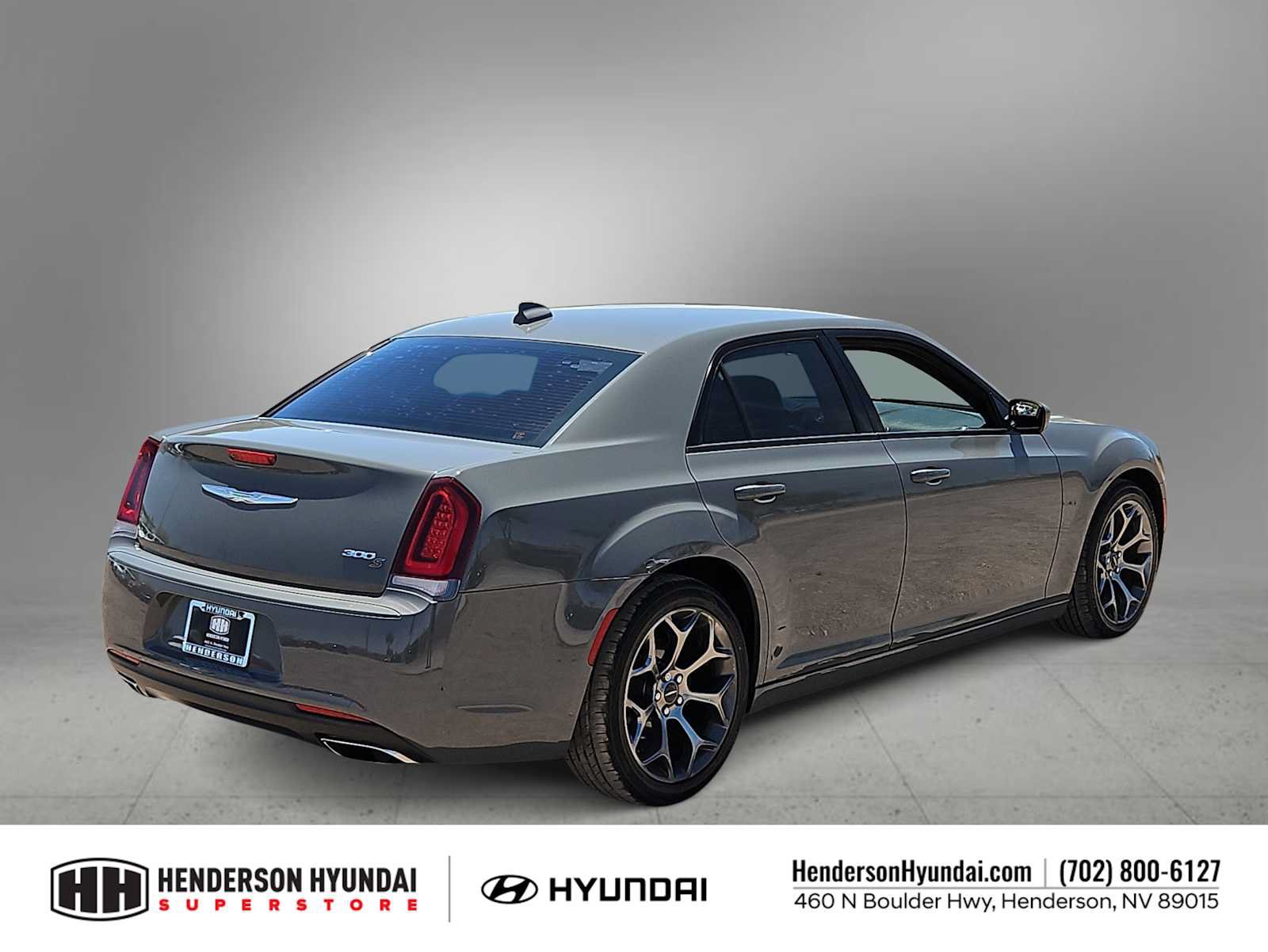Used 2018 Chrysler 300 S w/ Beats Audio Group RWD image 8