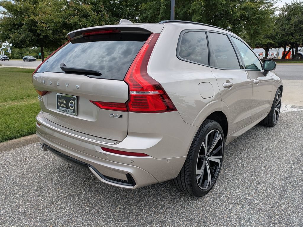 Certified 2023 Volvo XC60 B6 Ultimate w/ Protection Package Premier AWD/4WD image 4