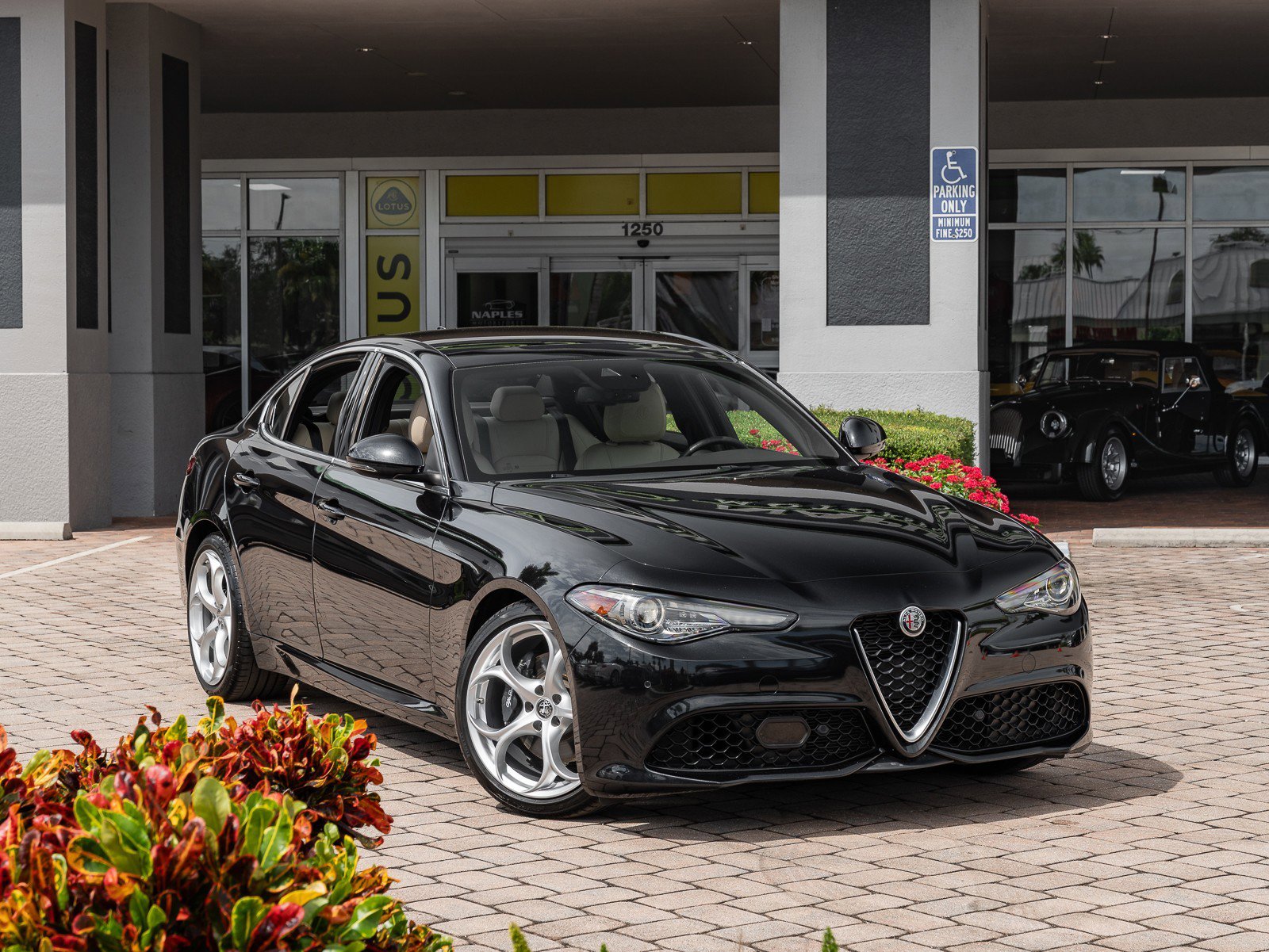 Used 2023 Alfa Romeo Giulia w/ Quick Order Package 22Z Lusso image 20