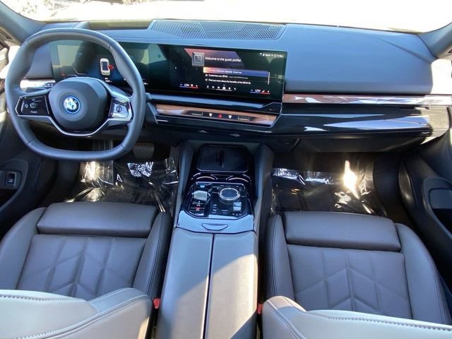 Certified 2025 BMW i5 eDrive40i w/ Premium Package image 17