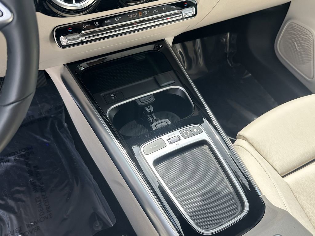 Certified 2025 Mercedes-Benz GLA 250 4MATIC image 32