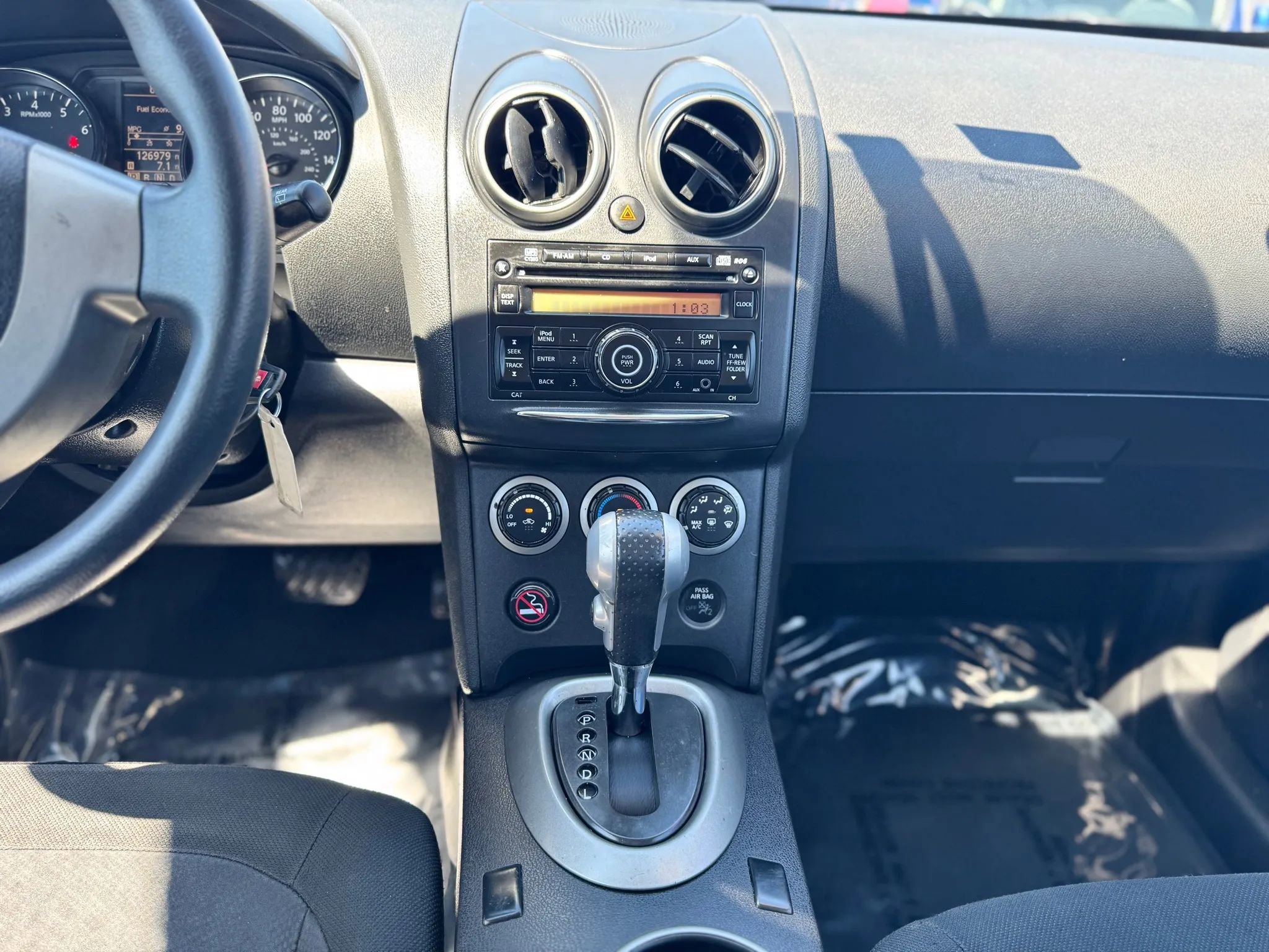 Used 2015 Nissan Rogue S image 18