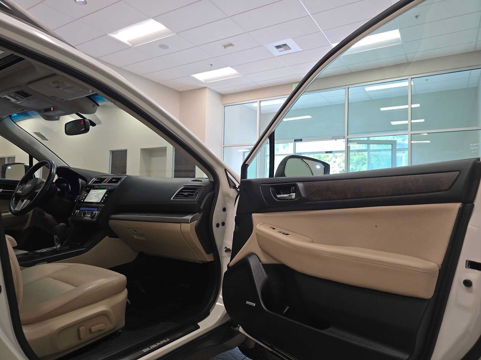 Used 2016 Subaru Outback 2.5i Limited AWD/4WD image 28
