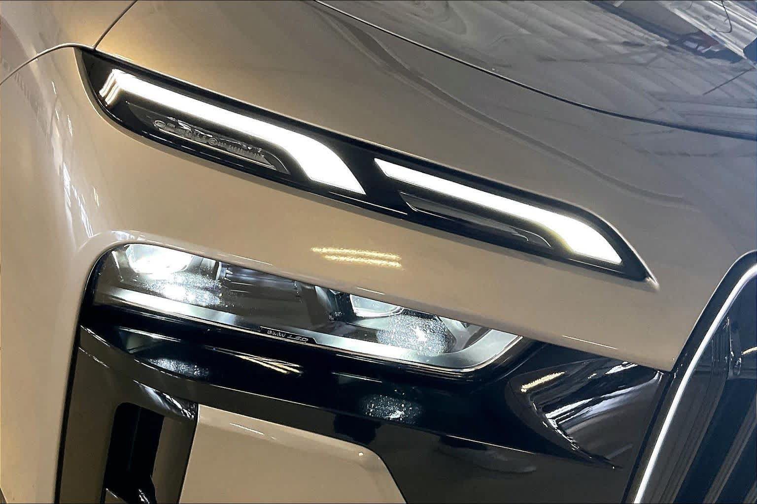 Certified 2024 BMW 760i xDrive AWD/4WD image 25
