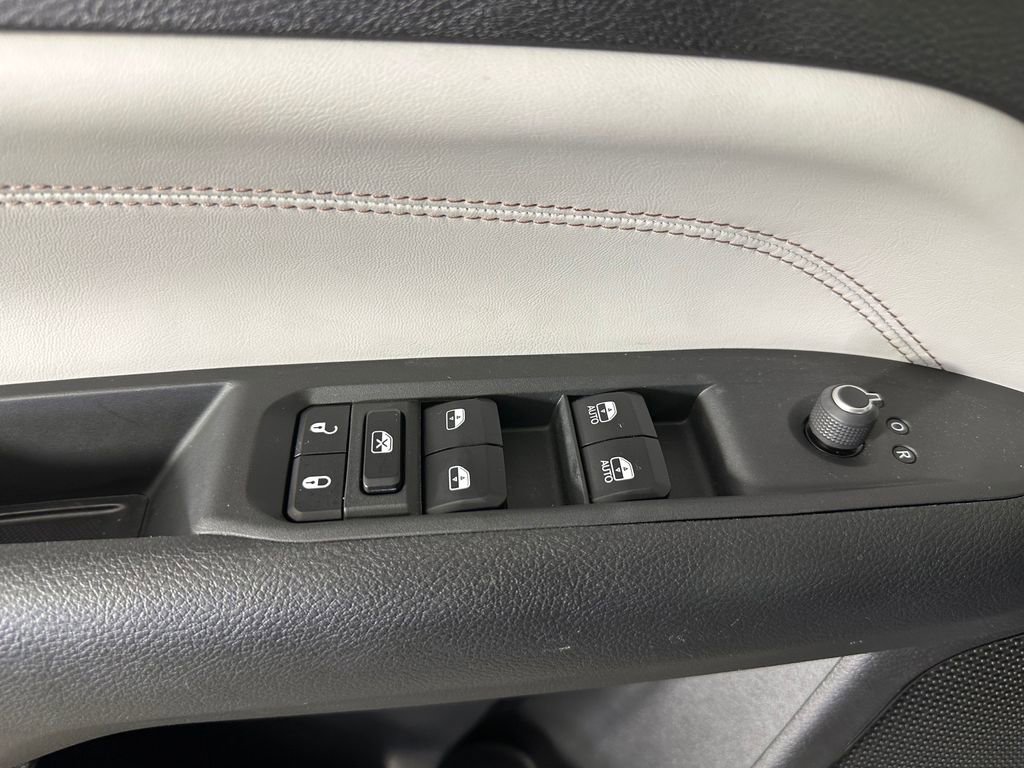 Used 2022 Jeep Compass Limited image 24