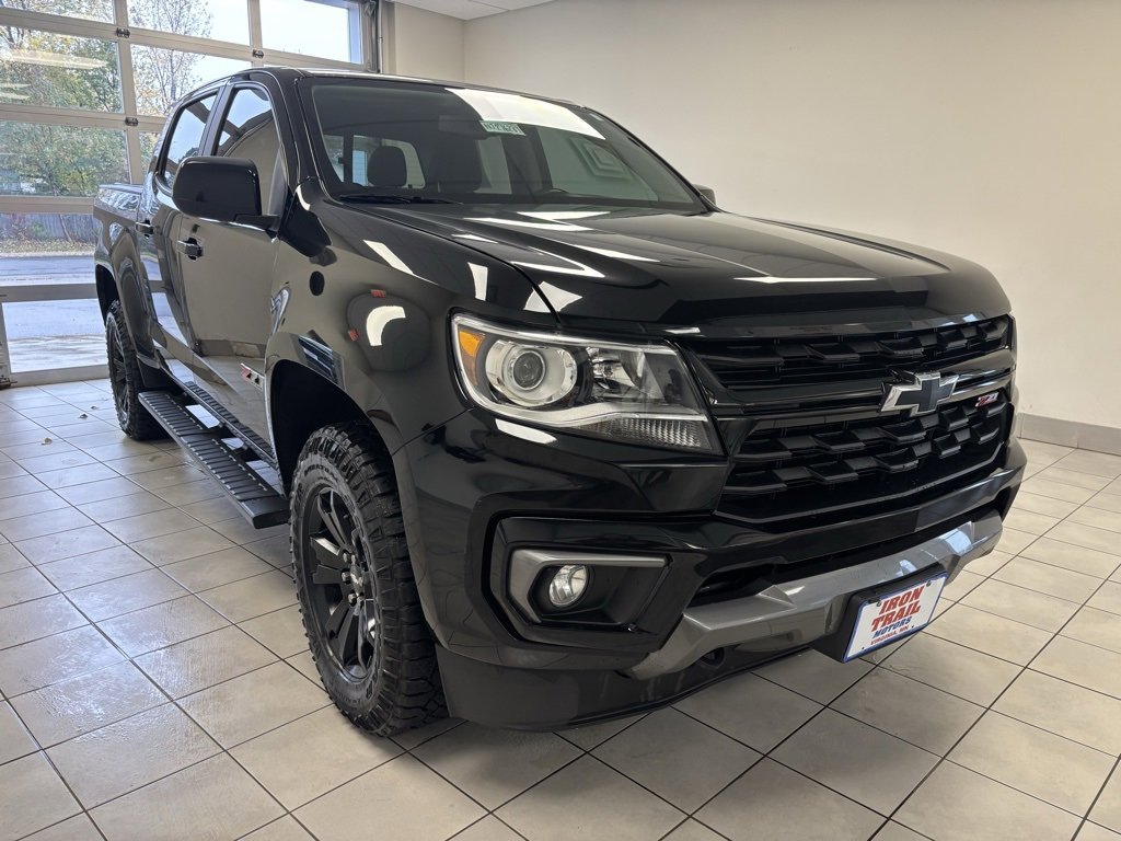 Certified 2022 Chevrolet Colorado Z71 w/ Z71 Midnight Edition image 2