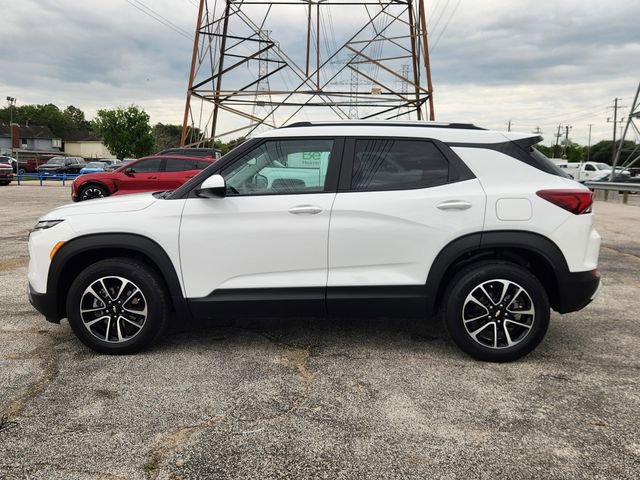 Used 2025 Chevrolet TrailBlazer LT AWD/4WD image 4