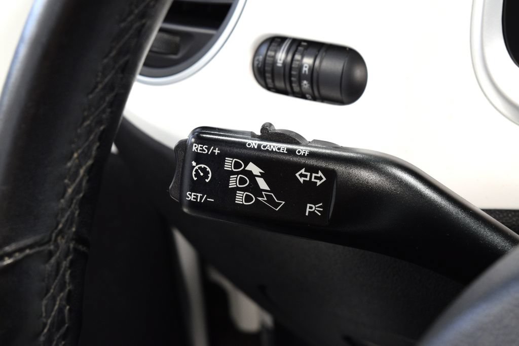 Used 2019 Volkswagen Beetle 2.0T S FWD image 22