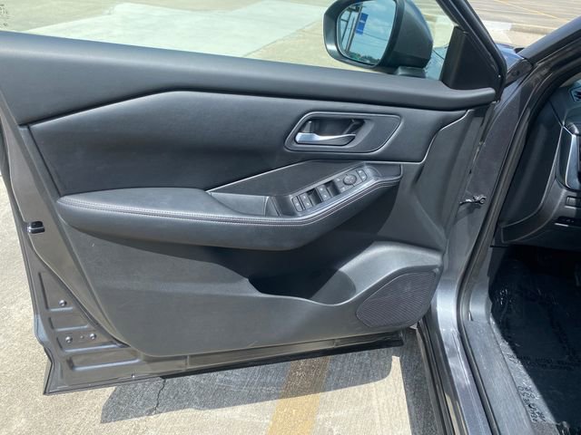 Used 2025 Nissan Rogue SV FWD image 13