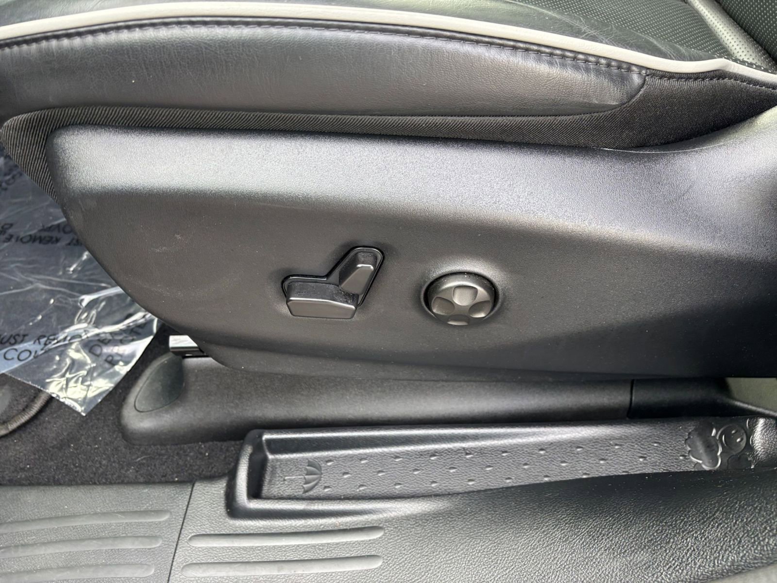 Used 2025 Chrysler Pacifica Limited image 23