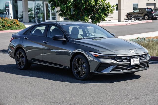 New 2026 Hyundai Elantra Sport FWD image 6