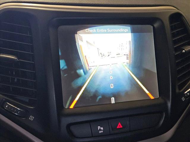 Used 2017 Jeep Cherokee Limited FWD image 14