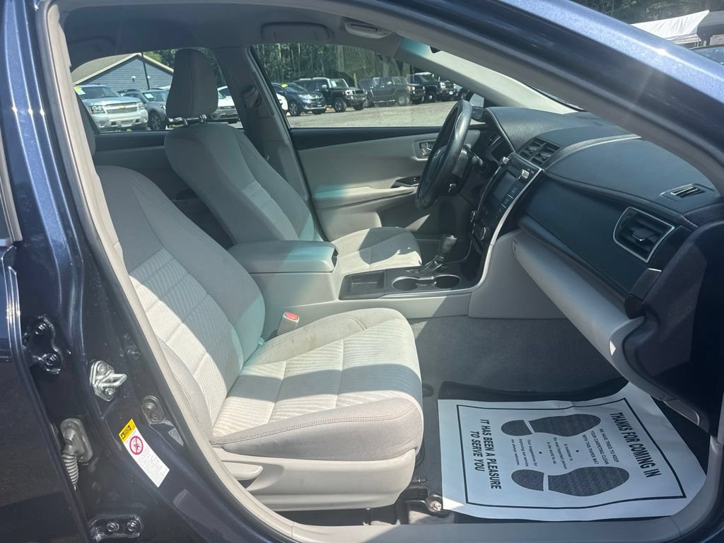 Used 2017 Toyota Camry LE FWD image 32