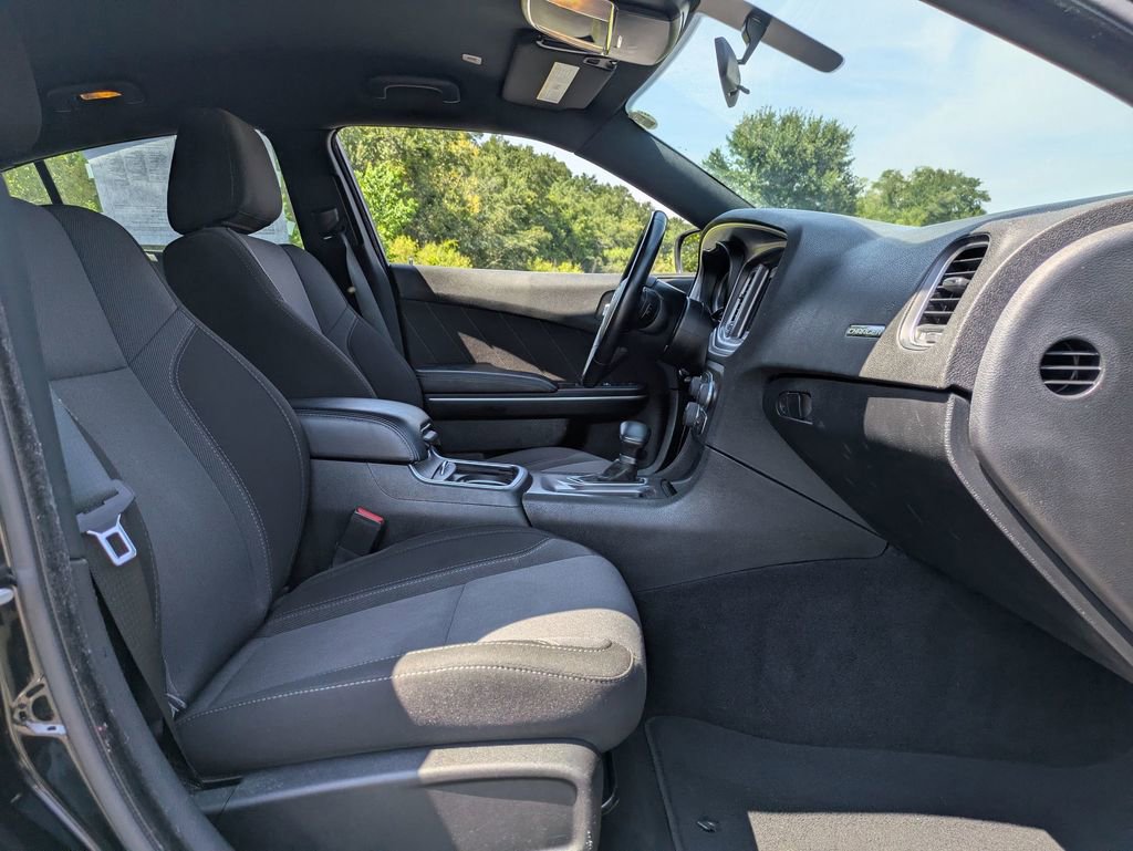 Used 2022 Dodge Charger SXT image 31