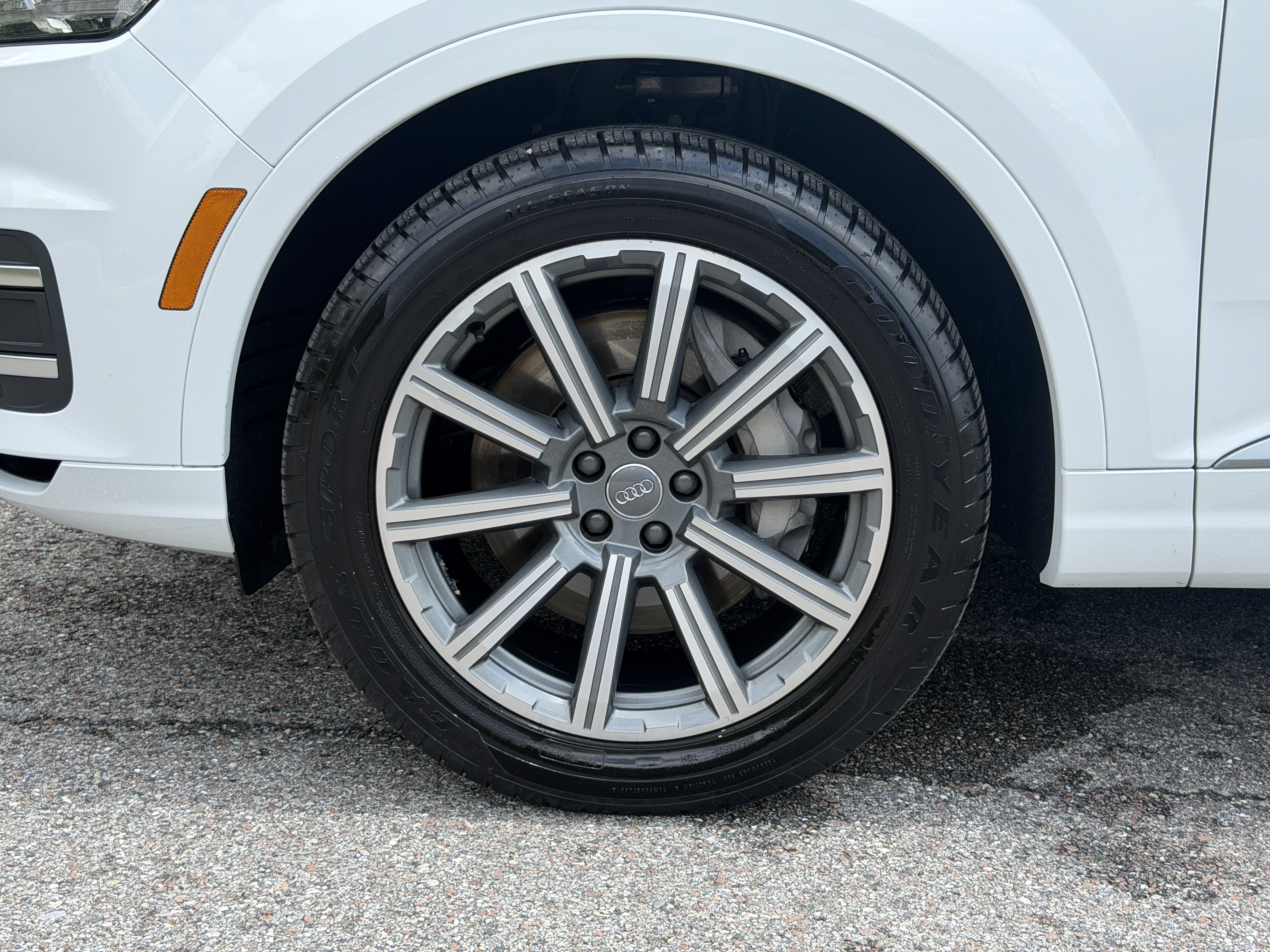 Used 2018 Audi Q7 3.0T Prestige AWD/4WD image 35