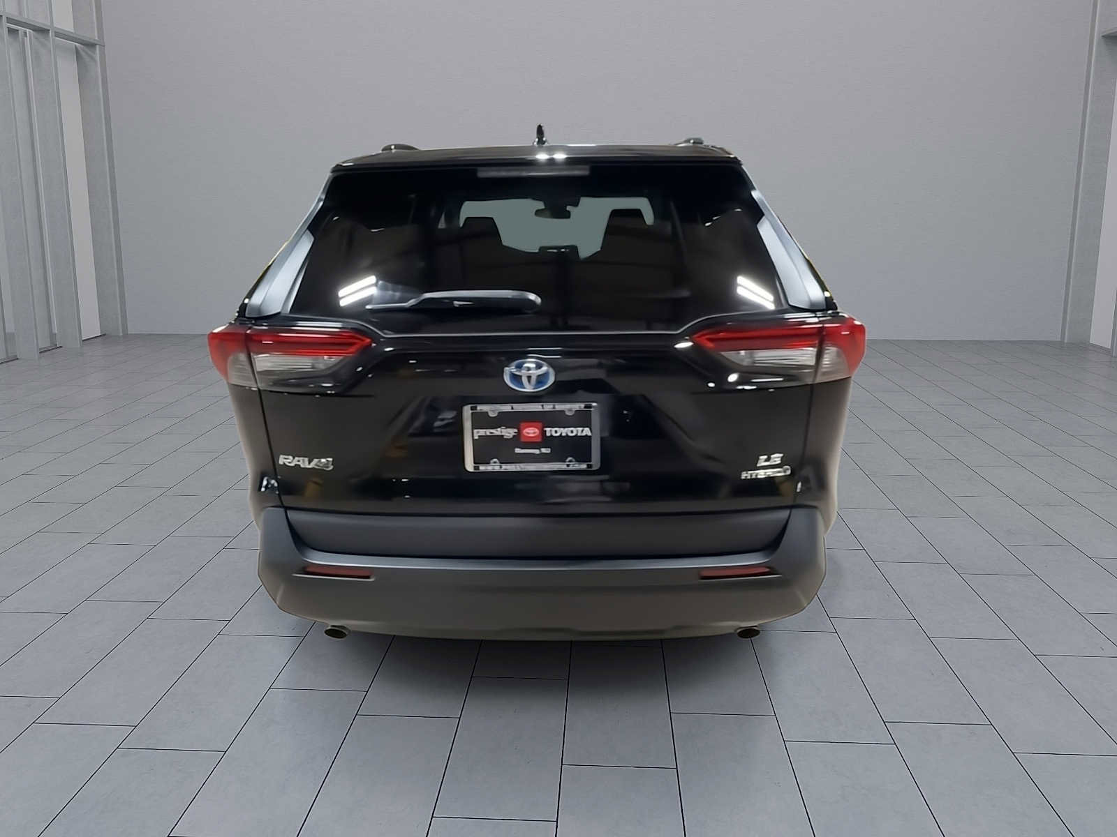 Used 2020 Toyota RAV4 LE image 7