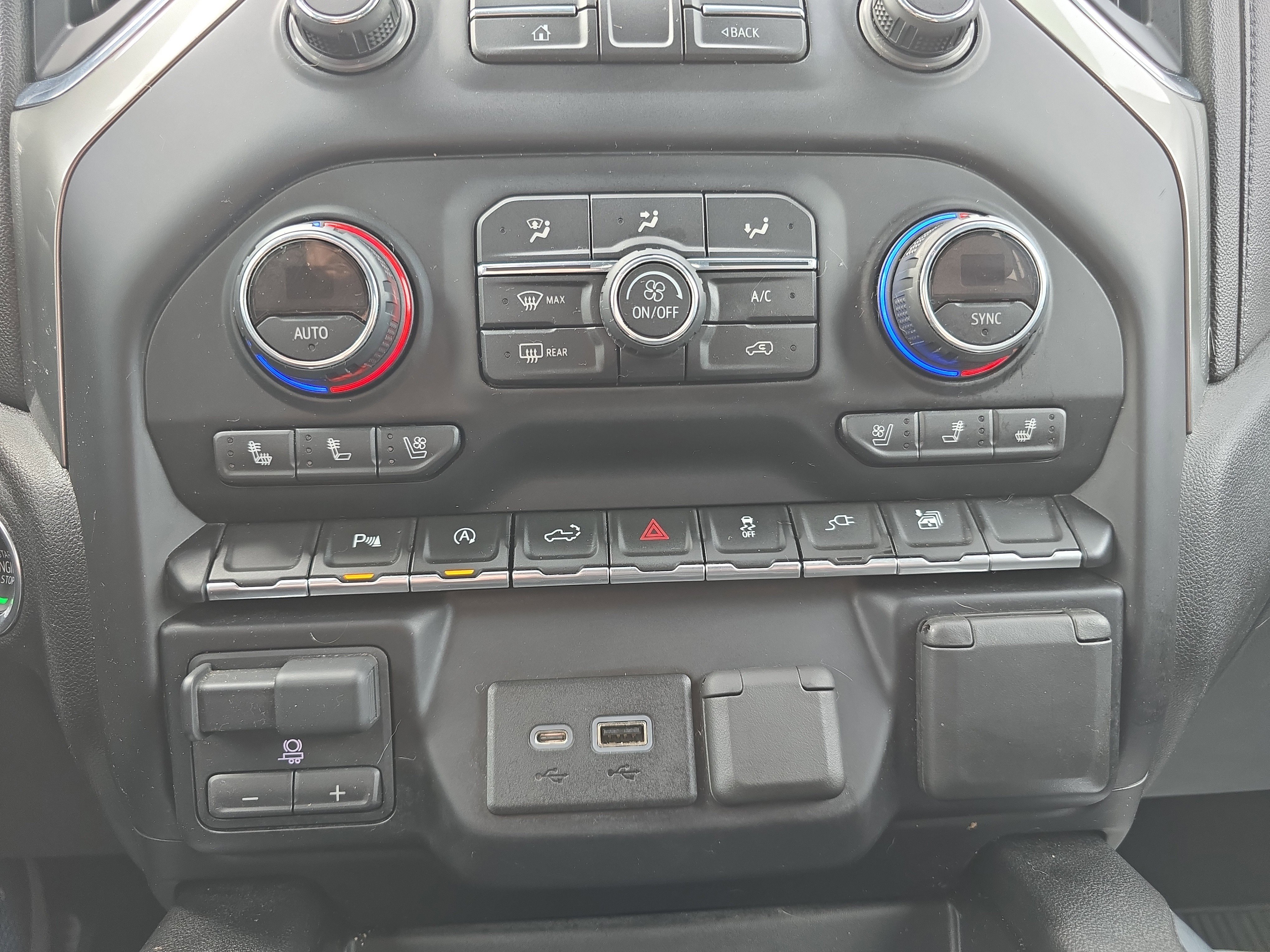Used 2019 Chevrolet Silverado 1500 LTZ w/ LTZ Plus Package image 28