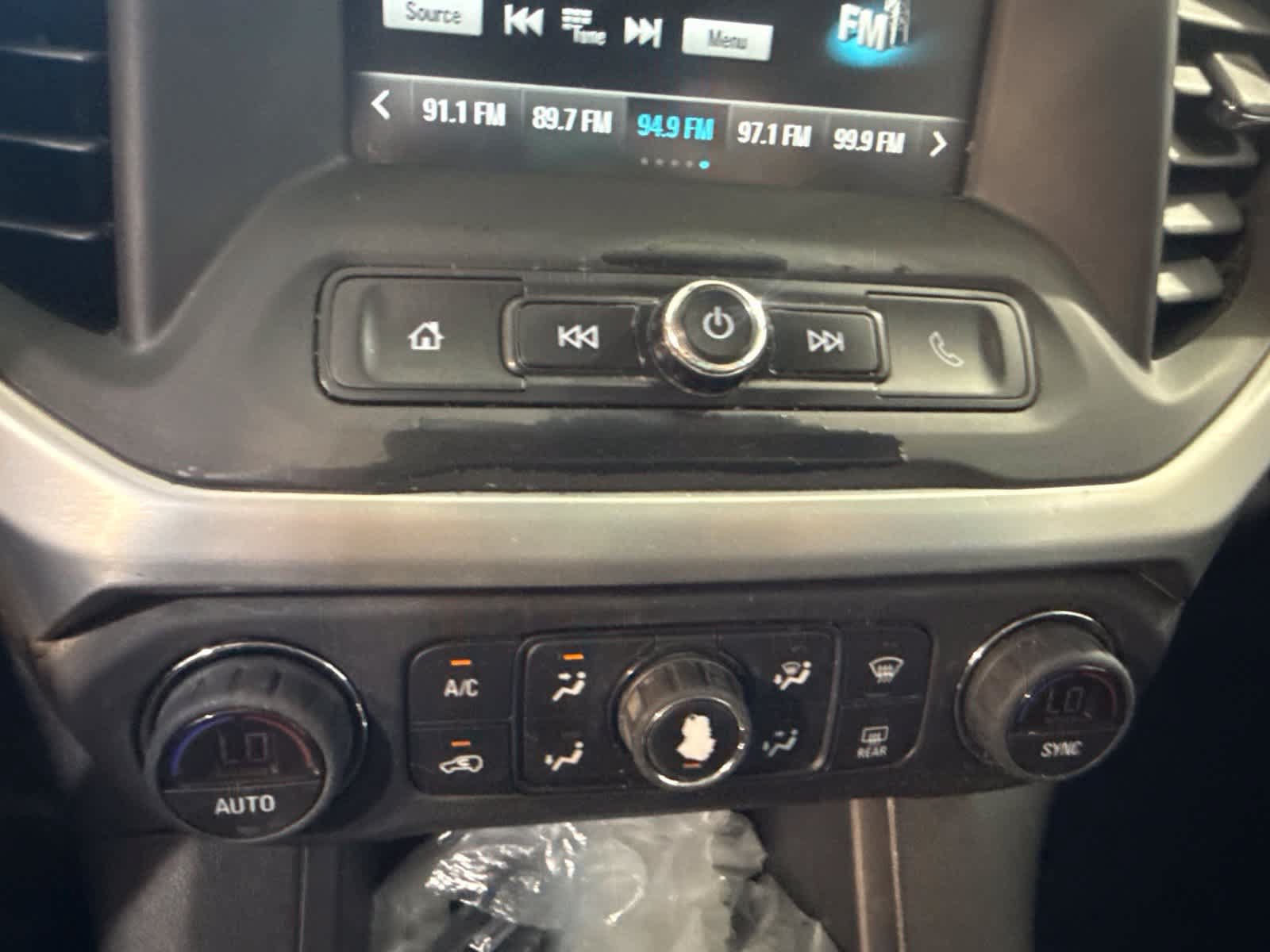 Used 2017 GMC Acadia SLE FWD image 30