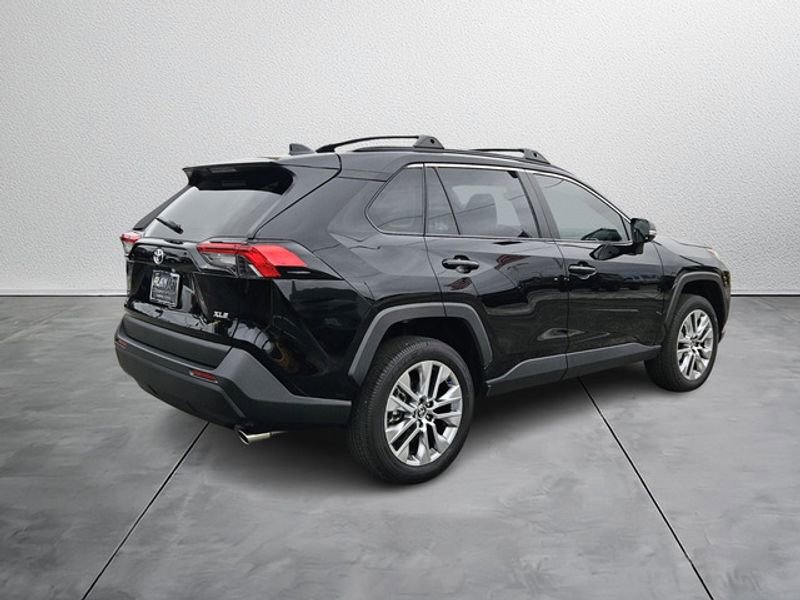 Used 2024 Toyota RAV4 XLE Premium image 5