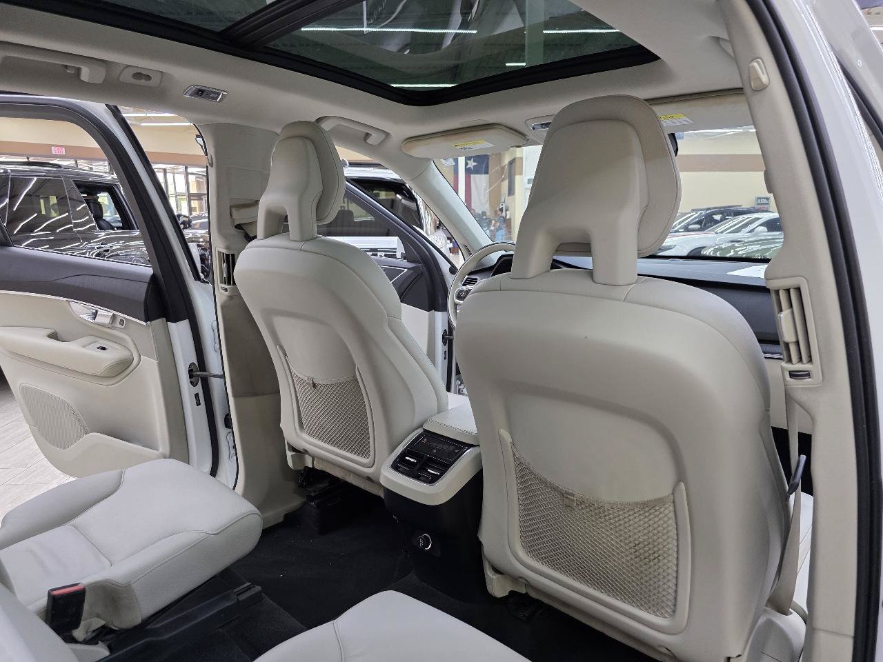 Used 2020 Volvo XC90 T6 Momentum w/ Protection Package Premier AWD/4WD image 25