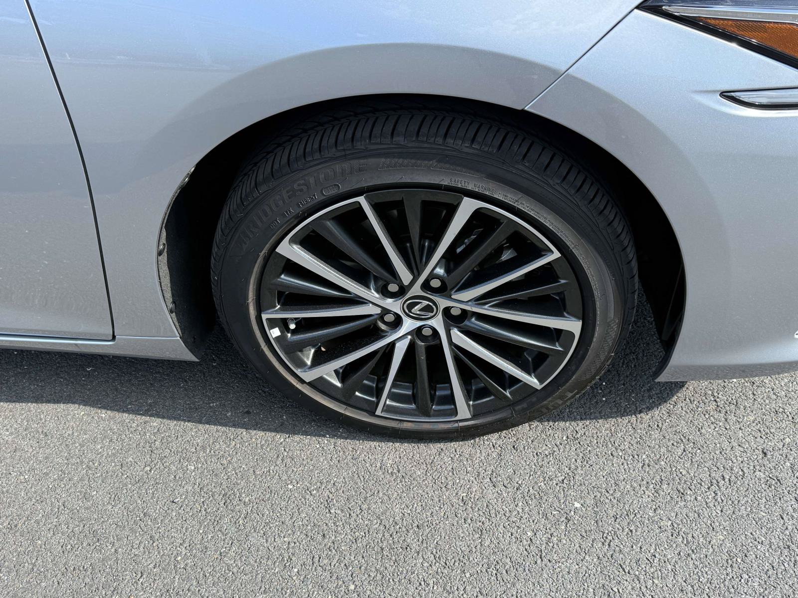 Used 2025 Lexus ES 350 w/ Premium Package FWD image 7