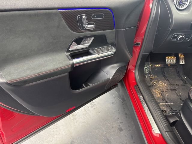 Used 2022 Mercedes-Benz GLA 250 4MATIC image 32