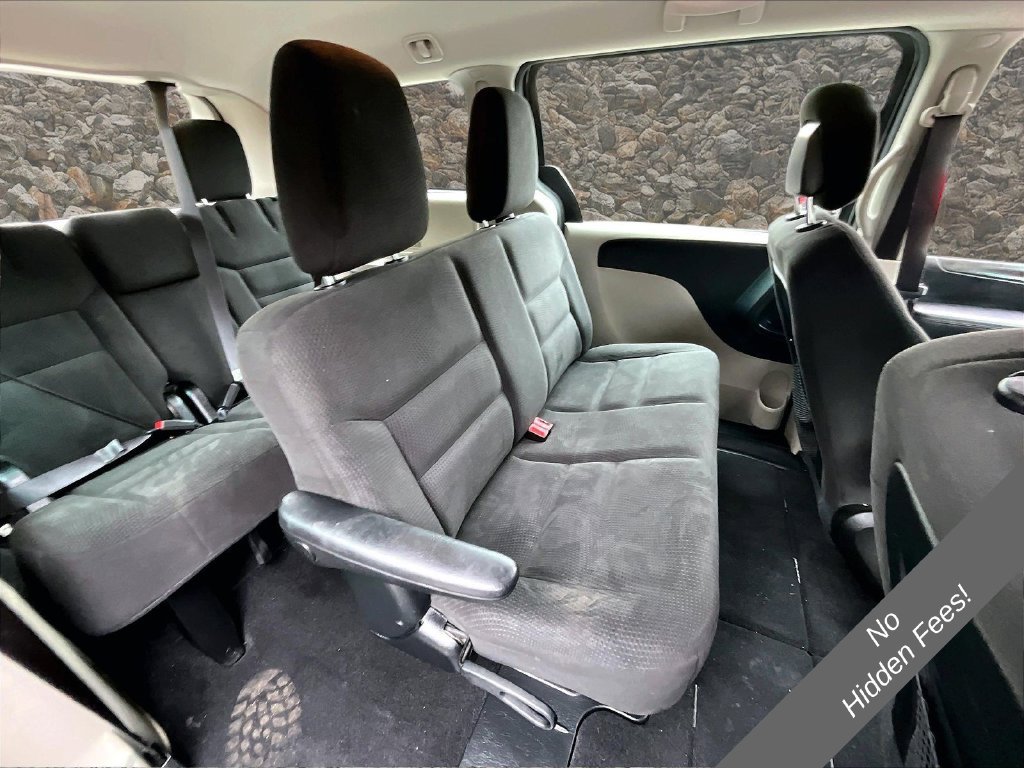 Used 2015 Dodge Grand Caravan American Value Package w/ UConnect Hands-Free Group FWD image 22