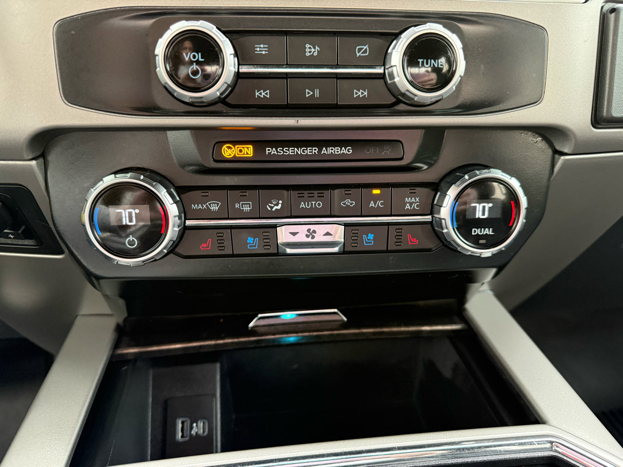 Used 2022 Ford F250 Lariat w/ Lariat Value Package image 33