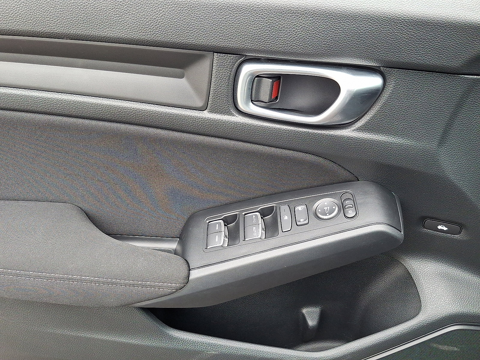 Used 2025 Honda Civic Sport image 12