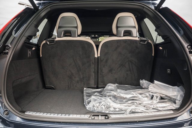 New 2026 Volvo XC90 B6 Plus image 9