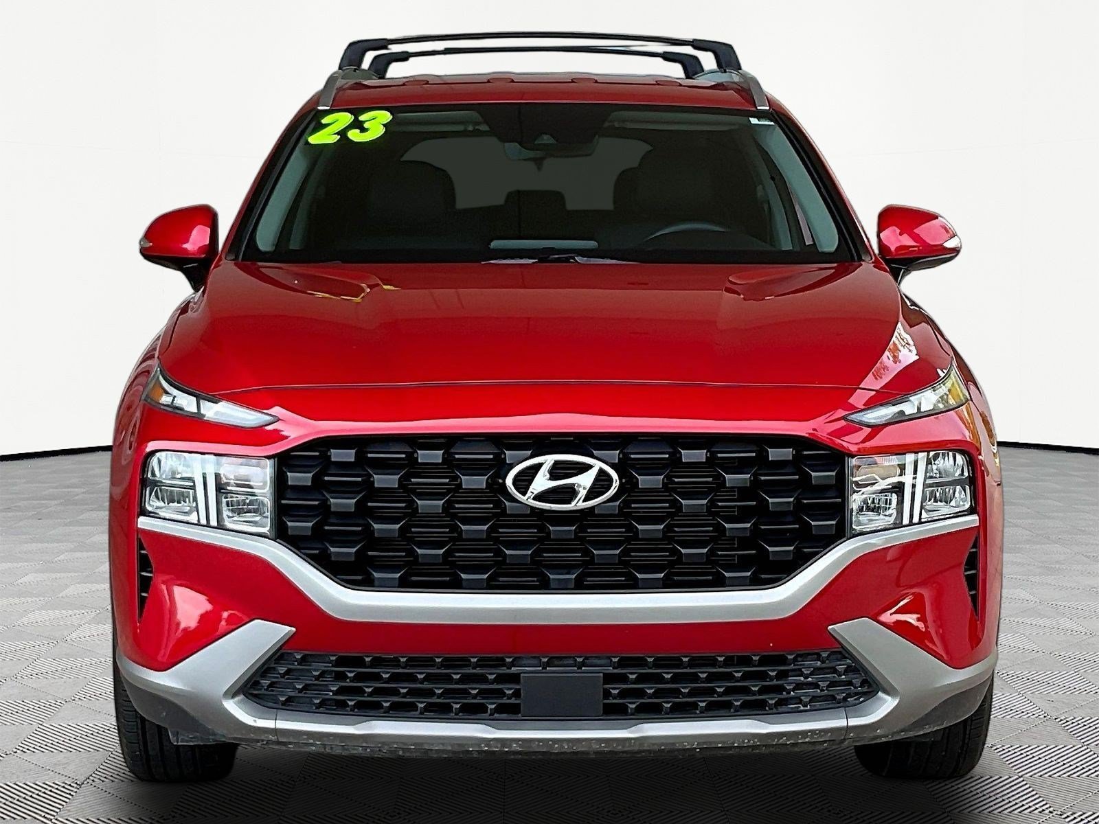 Used 2023 Hyundai Santa Fe SEL FWD image 2