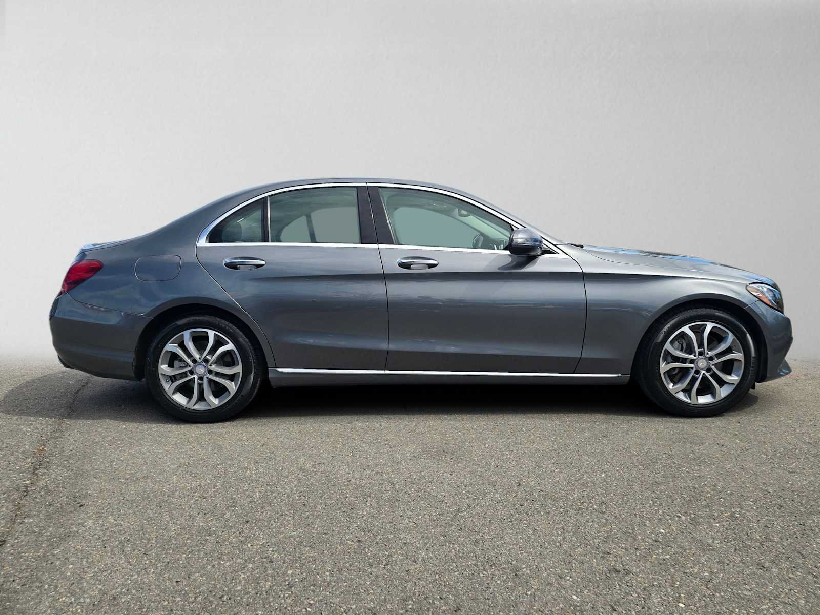 Used 2017 Mercedes-Benz C 300 Sedan image 2