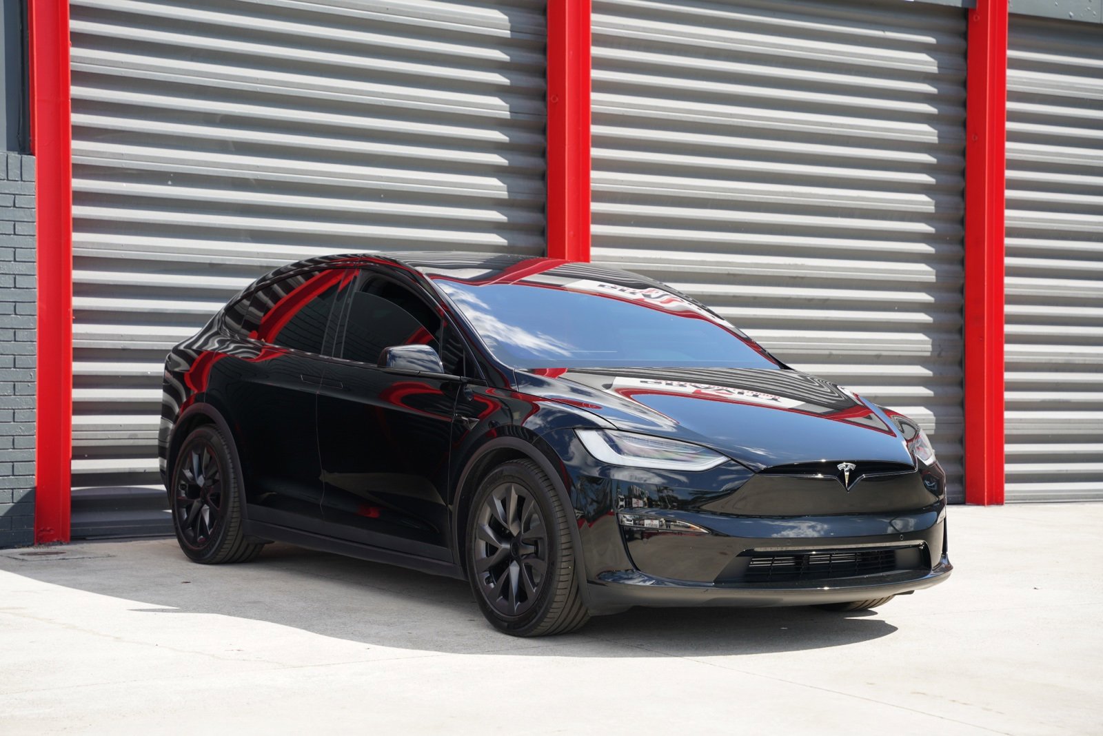Used 2022 Tesla Model X Plaid video 2
