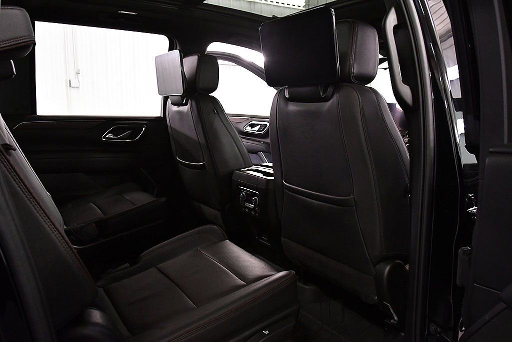 Used 2024 Chevrolet Suburban High Country AWD/4WD image 29