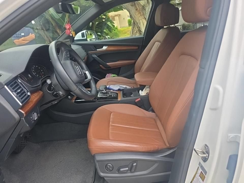 Used 2023 Audi Q5 2.0T Premium w/ Convenience Package AWD/4WD image 8