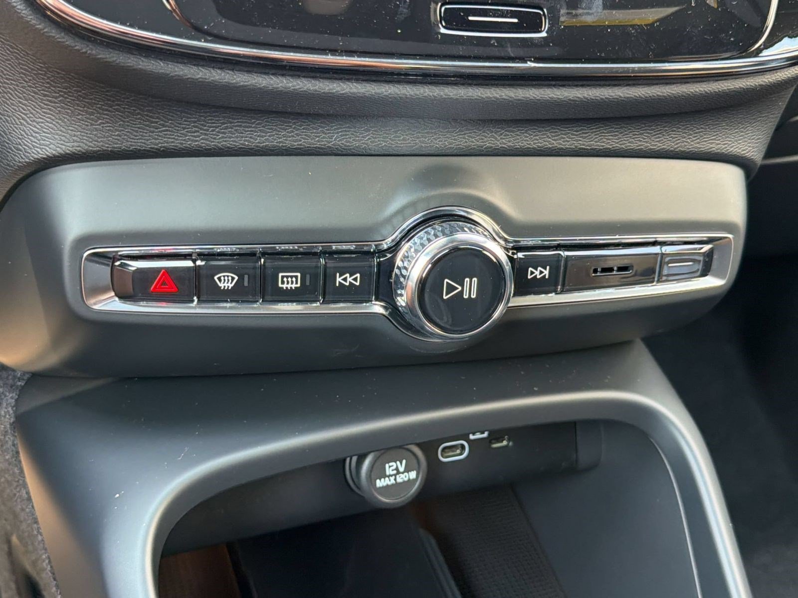 New 2026 Volvo XC40 B5 Ultra w/ Protection Package Premier AWD/4WD image 19