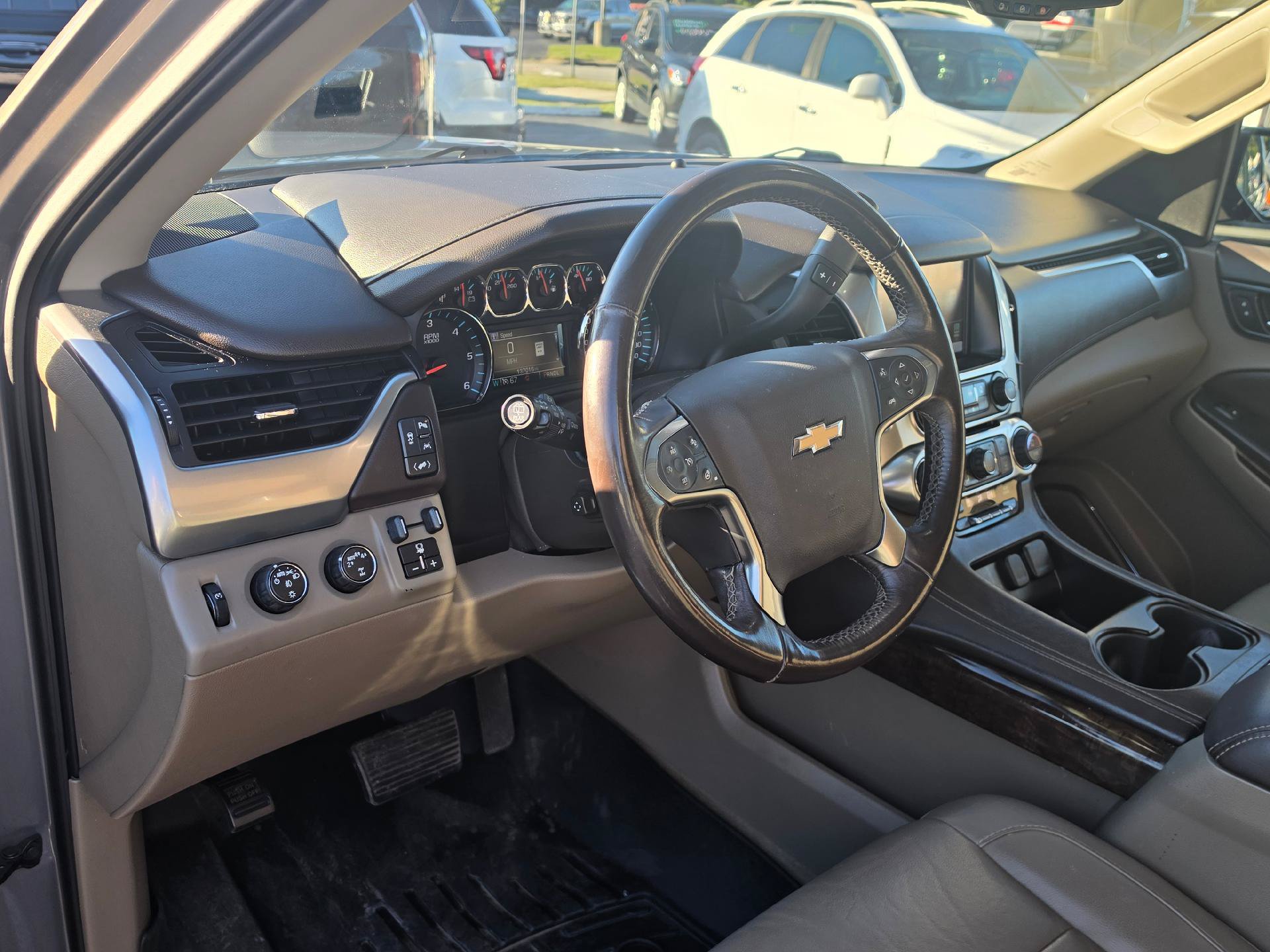 Used 2017 Chevrolet Tahoe LT w/ LT Signature Package AWD/4WD image 6