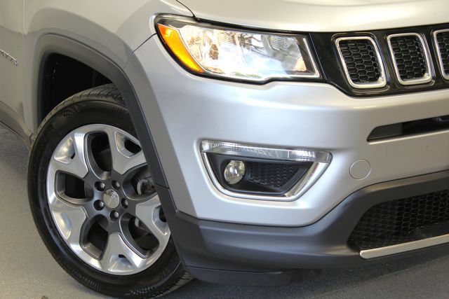 Used 2017 Jeep Compass Limited w/ Navigation Group AWD/4WD image 2