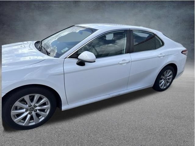 Used 2020 Toyota Camry LE FWD image 2