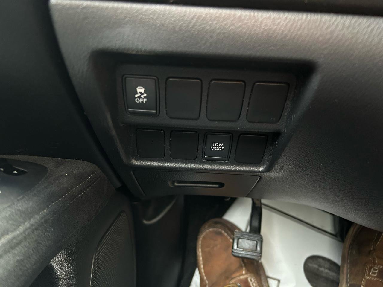 Used 2013 Nissan Pathfinder S AWD/4WD image 27