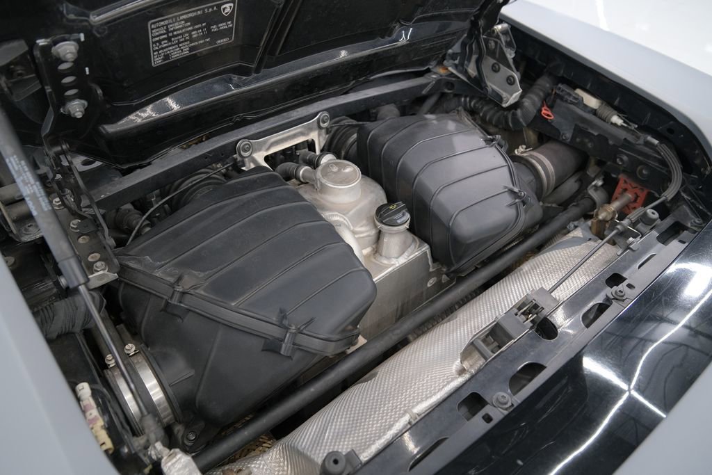 Used 2020 Lamborghini Huracan EVO image 44