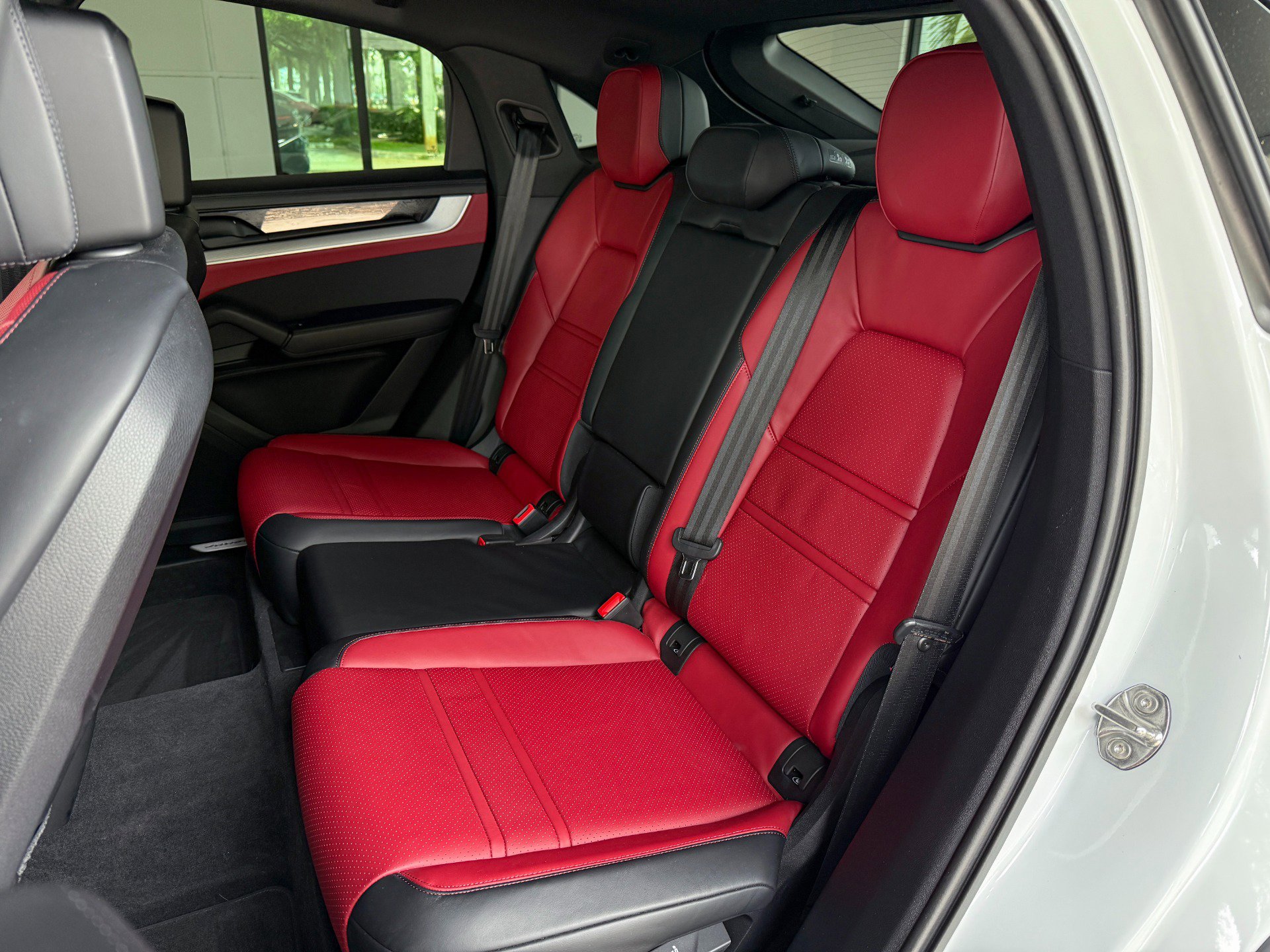 Used 2024 Porsche Cayenne S image 29
